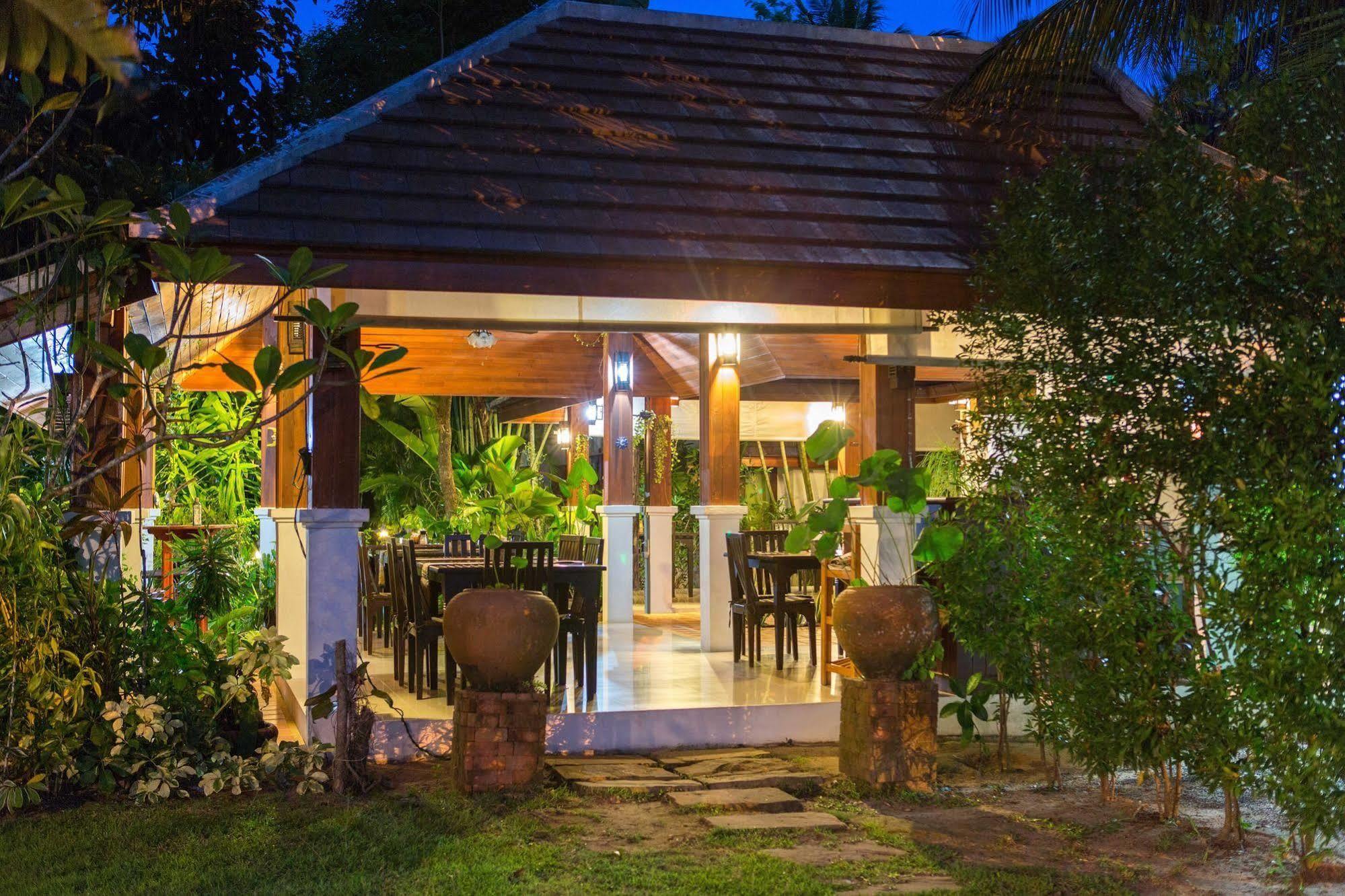 Easy Time Resort Laem Sai Beach Екстериор снимка